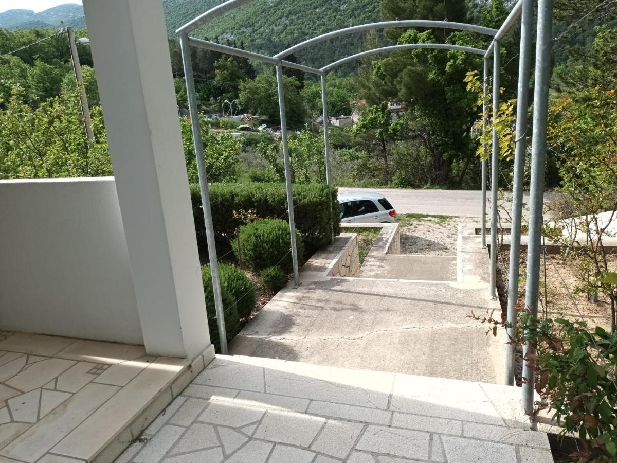 Villa Kuca Za Odmor Maka Kučiće Exterior foto