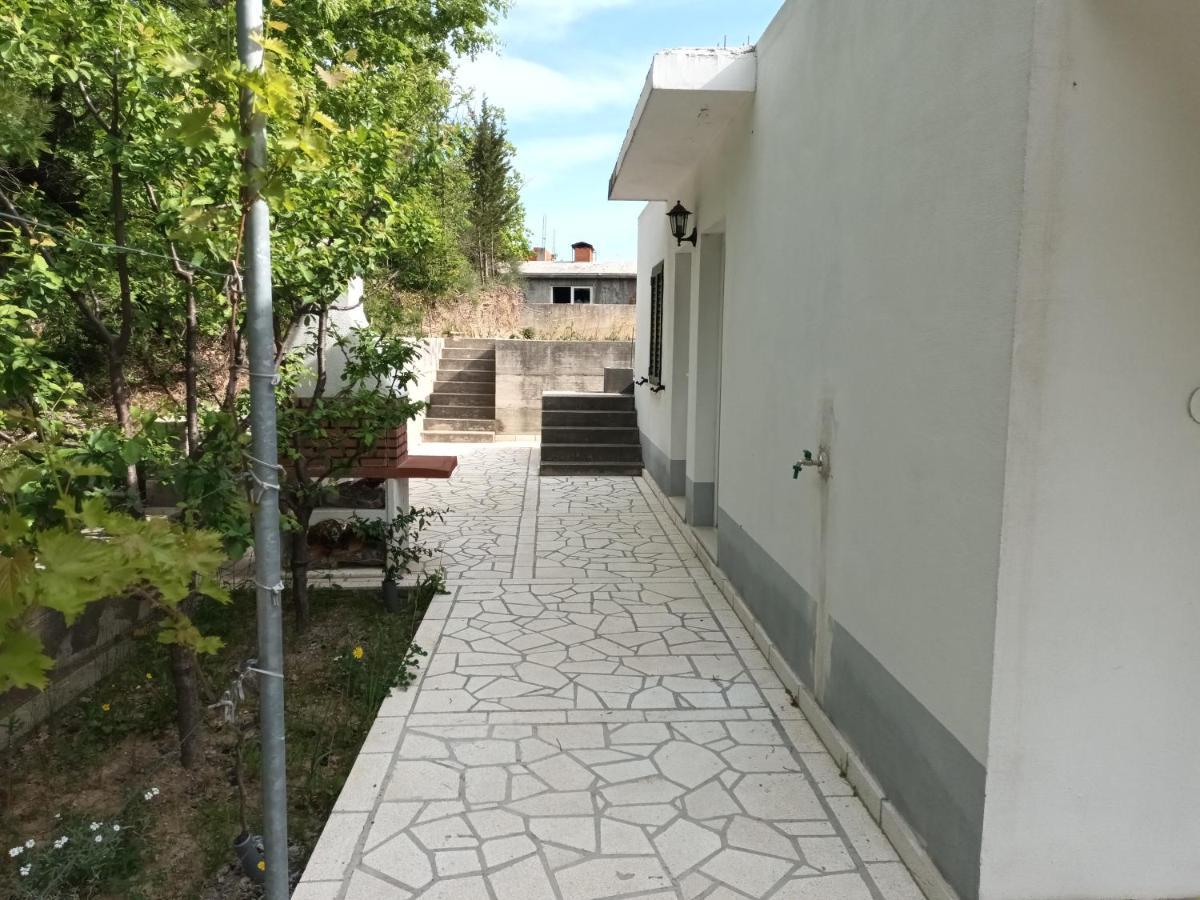 Villa Kuca Za Odmor Maka Kučiće Exterior foto